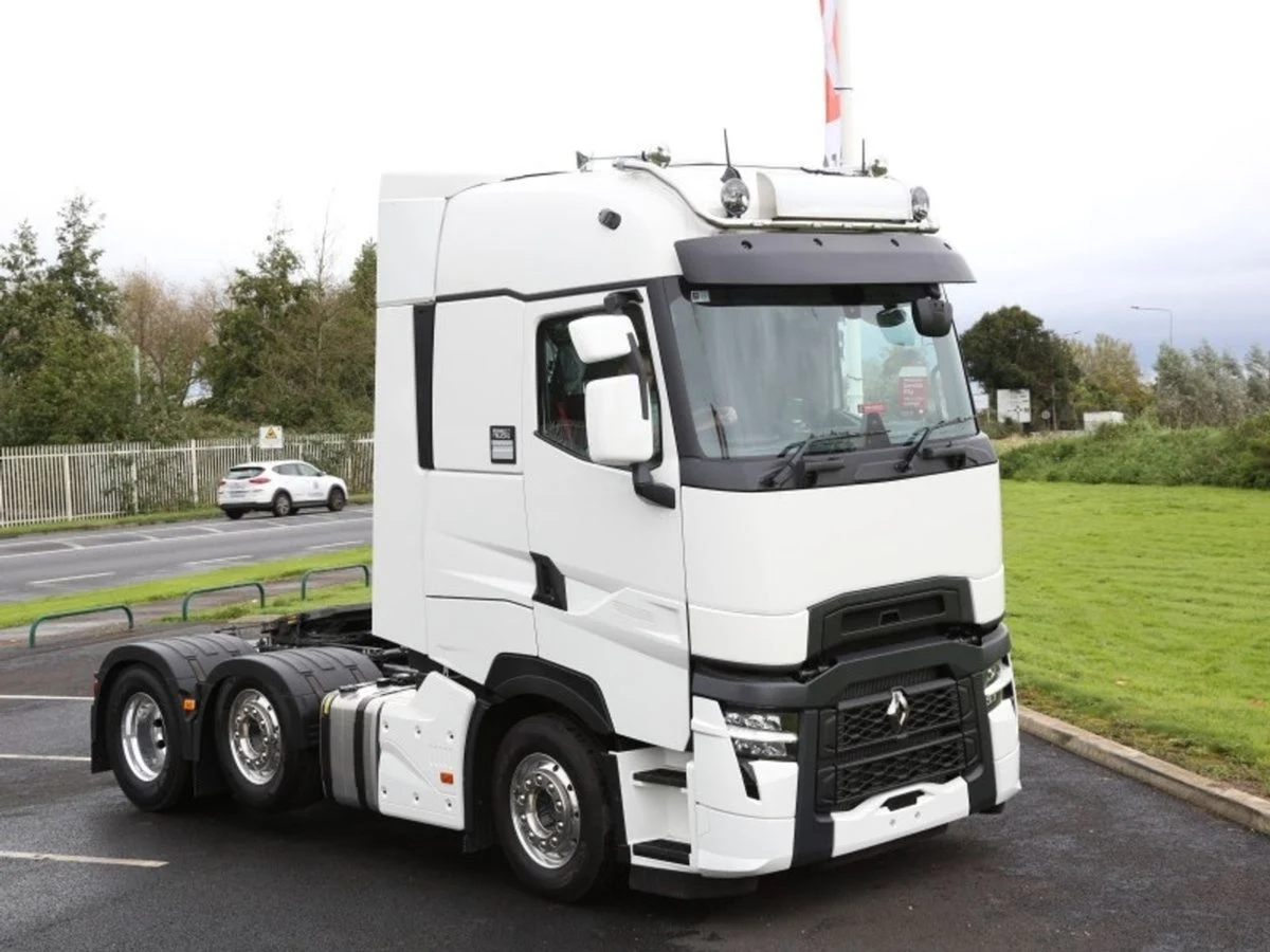 tracteurs-routiers-t-high-520-6x2-pusher-e6-renault Location Camion Porteur RENAULT 6x2 – Transport Efficace et Robuste
